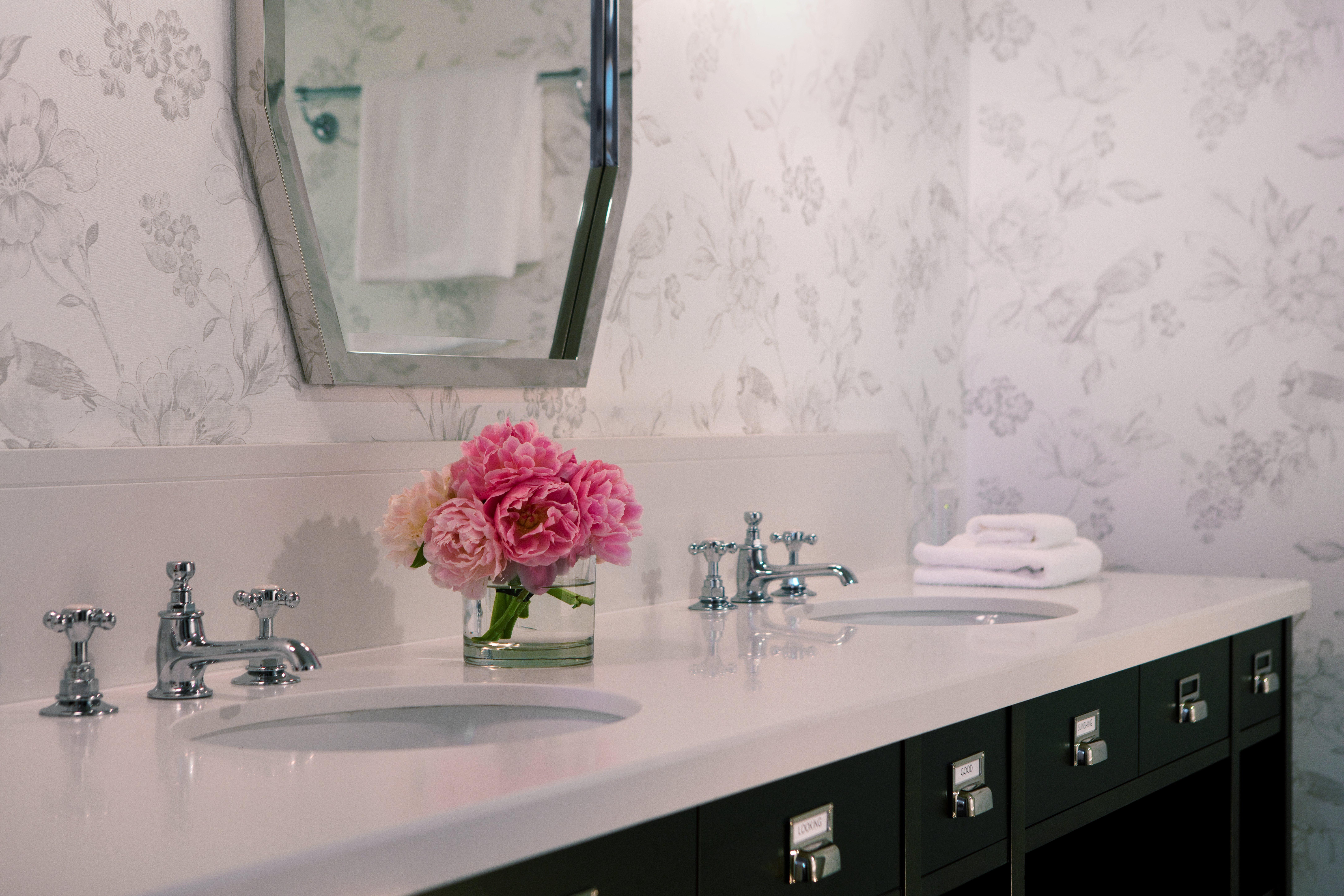 Hotel Kimpton Cardinal By Ihg