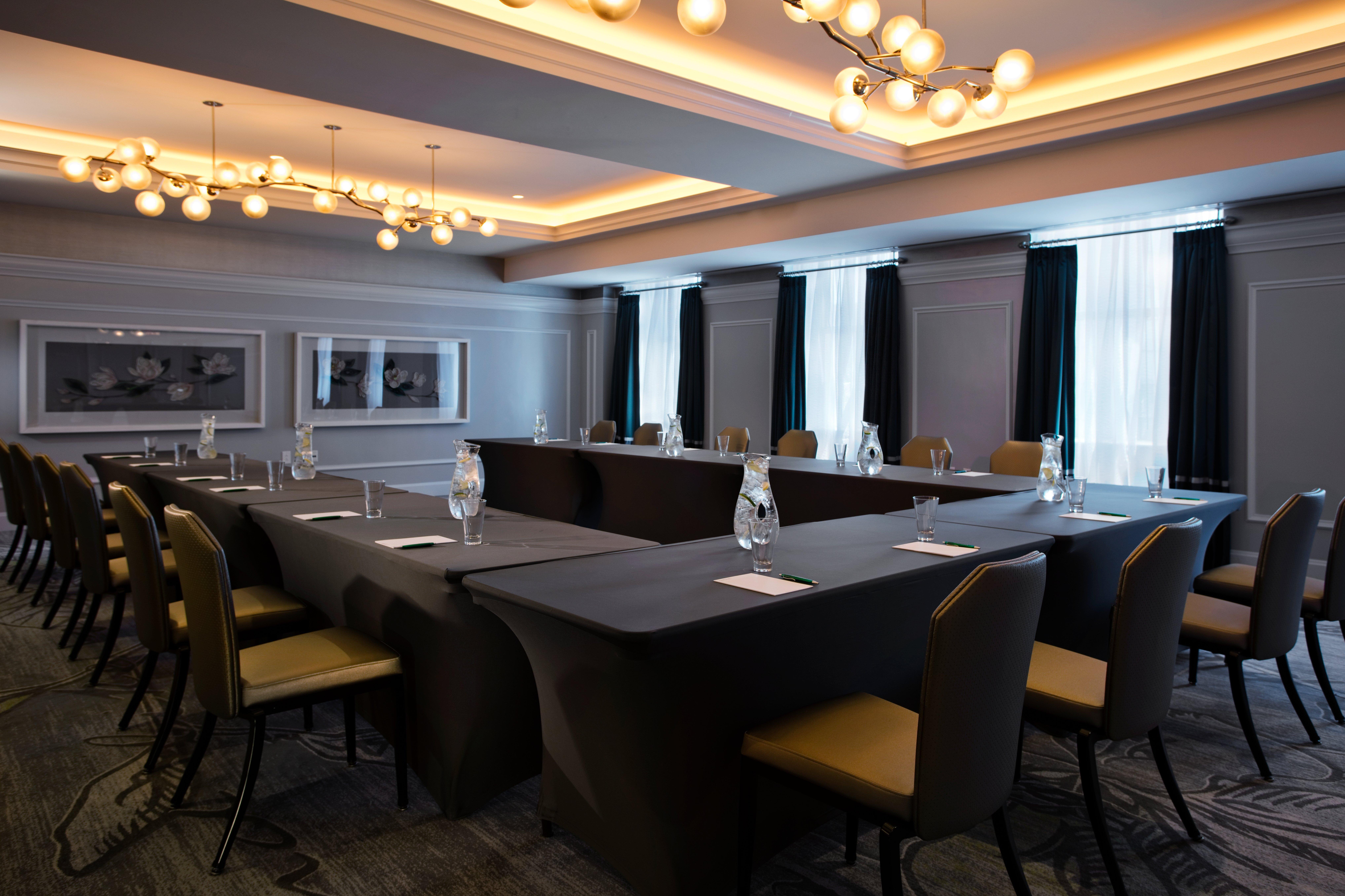 Hotel Kimpton Cardinal By Ihg